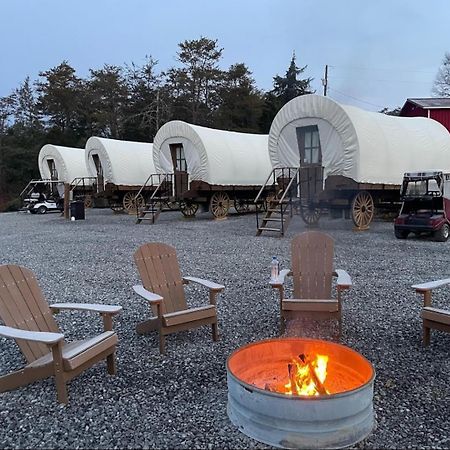 Smoky Hollow Outdoor Resort Covered Wagon Сивиървил Екстериор снимка