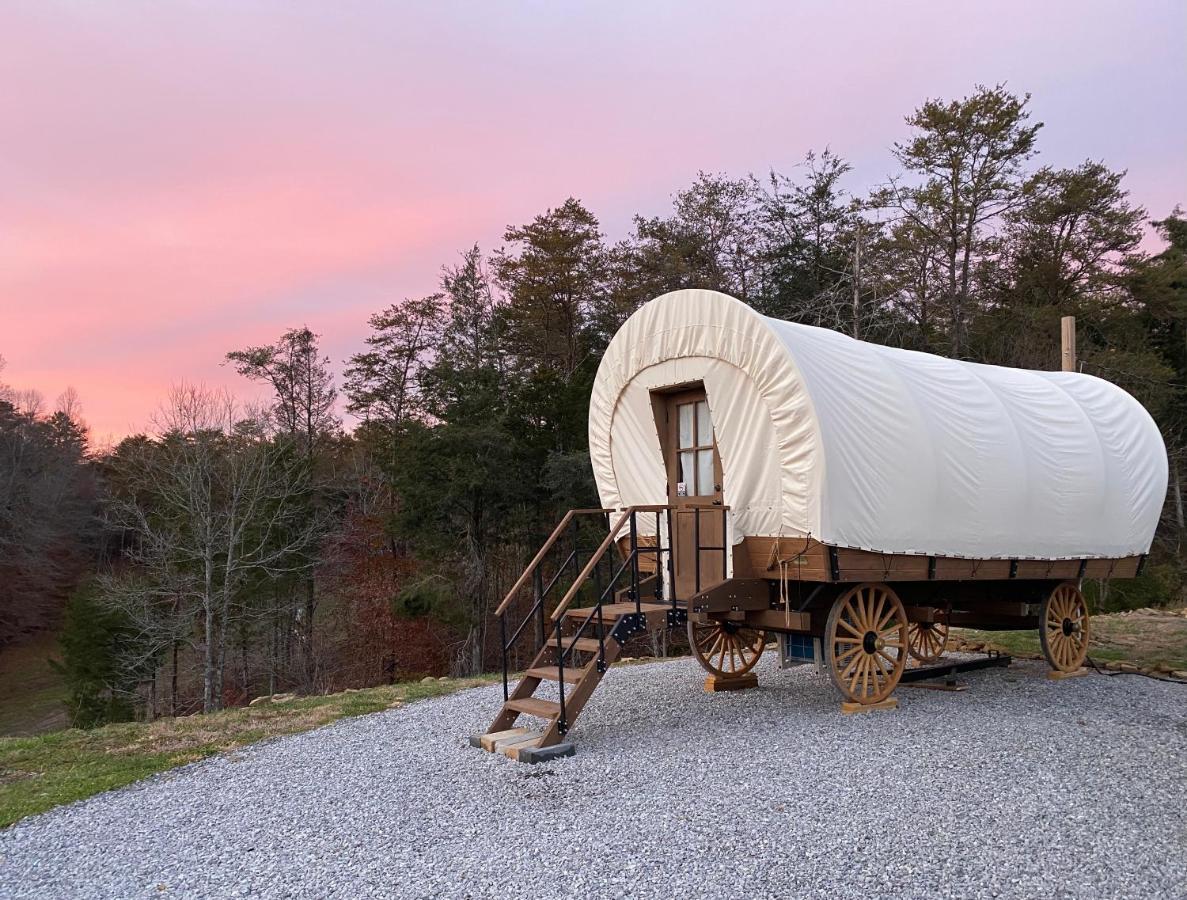 Smoky Hollow Outdoor Resort Covered Wagon Сивиървил Екстериор снимка