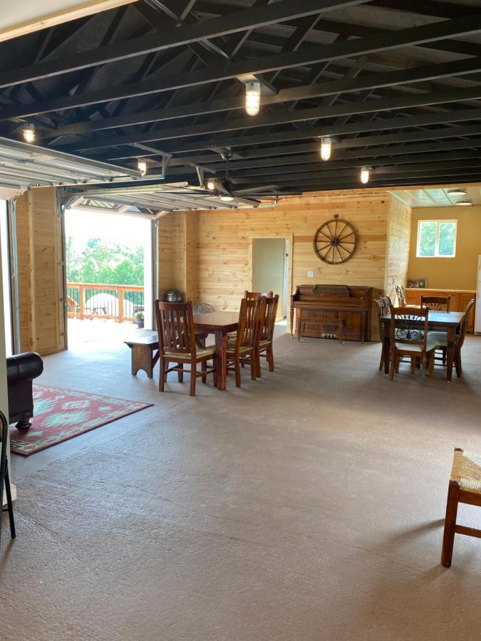 Smoky Hollow Outdoor Resort Covered Wagon Сивиървил Екстериор снимка