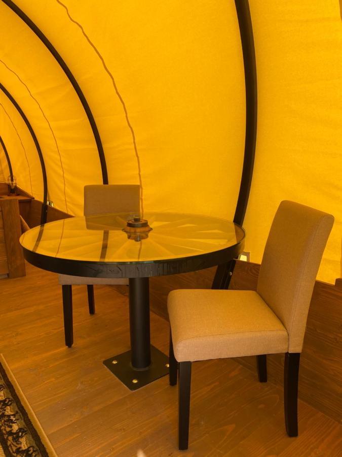 Smoky Hollow Outdoor Resort Covered Wagon Сивиървил Екстериор снимка